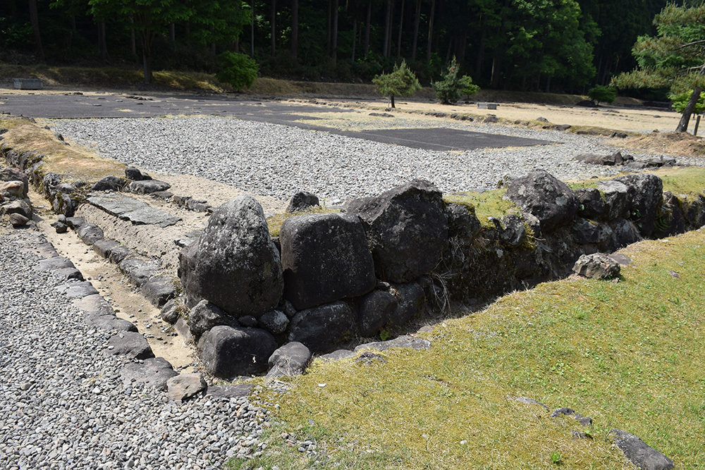 一乗谷朝倉氏遺跡を歩く。　その１　「下城戸跡～武家屋敷跡」_e0158128_17552167.jpg