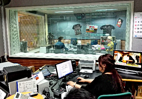 「CoCoLo Estacion」生放送出演・夜の雨_b0083801_19325216.png
