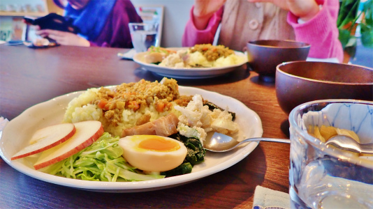 火曜は「さと花」でランチ!_c0336902_18482682.jpg