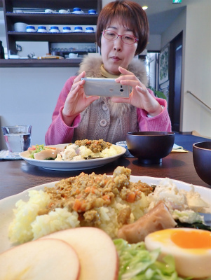 火曜は「さと花」でランチ!_c0336902_18482957.jpg