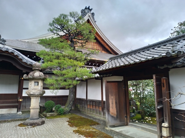 2019早春の京都と大津をめぐる (2)　妙心寺で障壁画とお庭を見る_f0100593_08374137.jpg