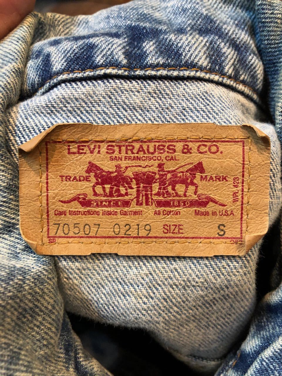  ３月９日（土）入荷！８０s　デッドストック　Levi\'s  ７０５０３　 Whitewash  Denim Jacket!! _c0144020_14494380.jpg