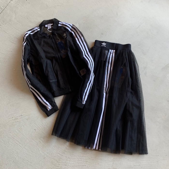 レディース Adidas originals 可愛いウェア入荷しました。あのスニーカーも再入荷！_b0077322_18094717.jpg