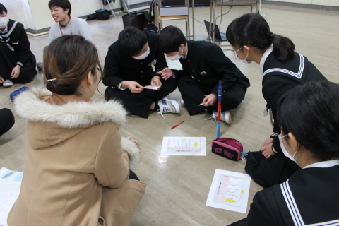三条市立第二中学校において「世界の紛争をのぞいてみると」ワークショップを行いました_c0167632_17000008.jpg