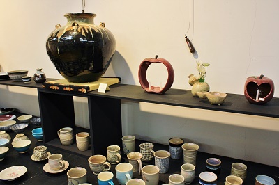 まちなかクラフト村「津軽焼陶人会展」_d0131668_1811792.jpg