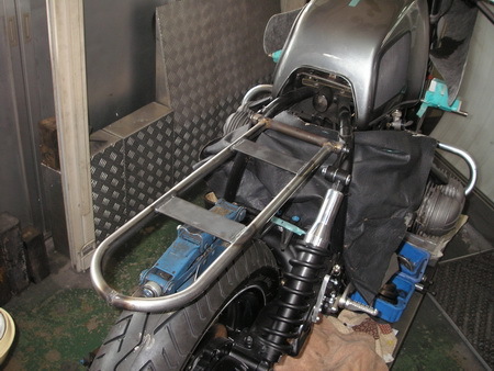 BMW R100RS改への道 6)リアシートレール_e0218639_13043018.jpg