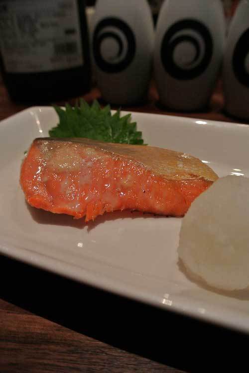 【(東京グルメ)渋谷「純米酒 三品」・・・ 若女将が切り盛りする燗酒純米酒専門居酒屋!!】_a0005436_10021052.jpg