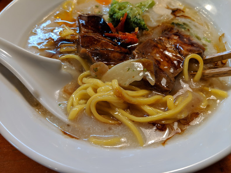 紅焼肉湯麺（ラーメン・餃子ハナウタ 22：2019年28杯目）_f0397261_07102211.jpg