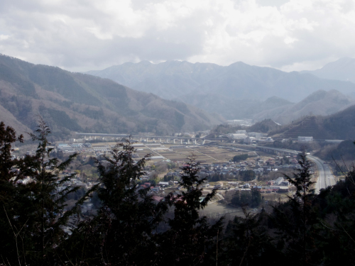 高川山から大月駅へ（3/5）_c0051781_23423021.jpg