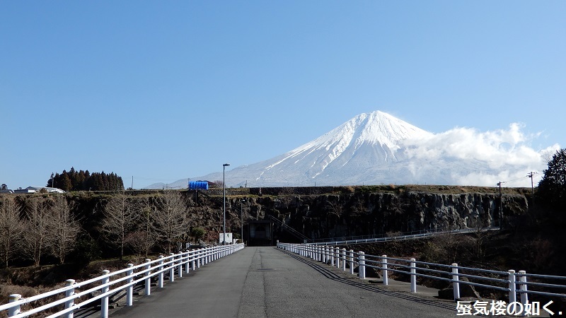 静岡県の大倉川農地防災ダムへ~ 絶景、雄大な富士山に見守られたダム ~(ダムカード1枚ゲット)_e0304702_07595531.jpg
