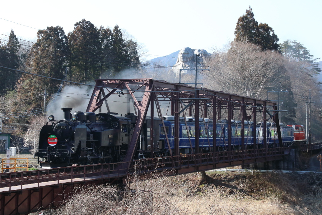 マウントラッシュモアの麓を汽車が走る - 2019年早春・東武鬼怒川線 -_b0190710_23083408.jpg