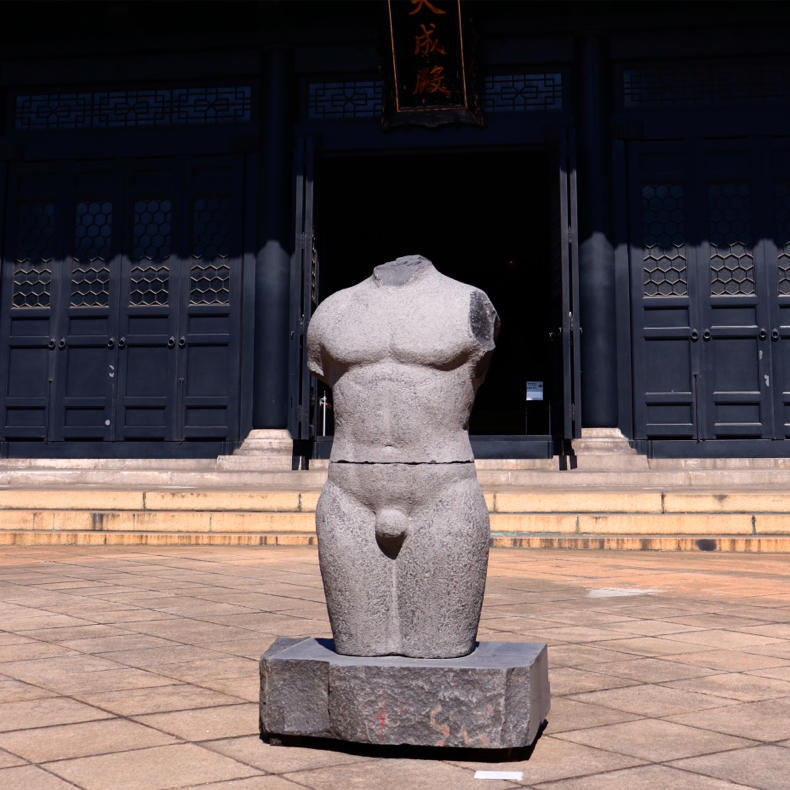 湯島聖堂で今年も筑波大学の彫塑展_c0060143_06425487.jpg