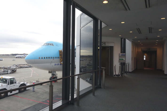 大韓航空 KE704便 成田ー仁川 ビジネスクラスの機内食と機材 B747-8i 2018年12月 大田・ソウルの旅(1)_f0117059_16435161.jpg