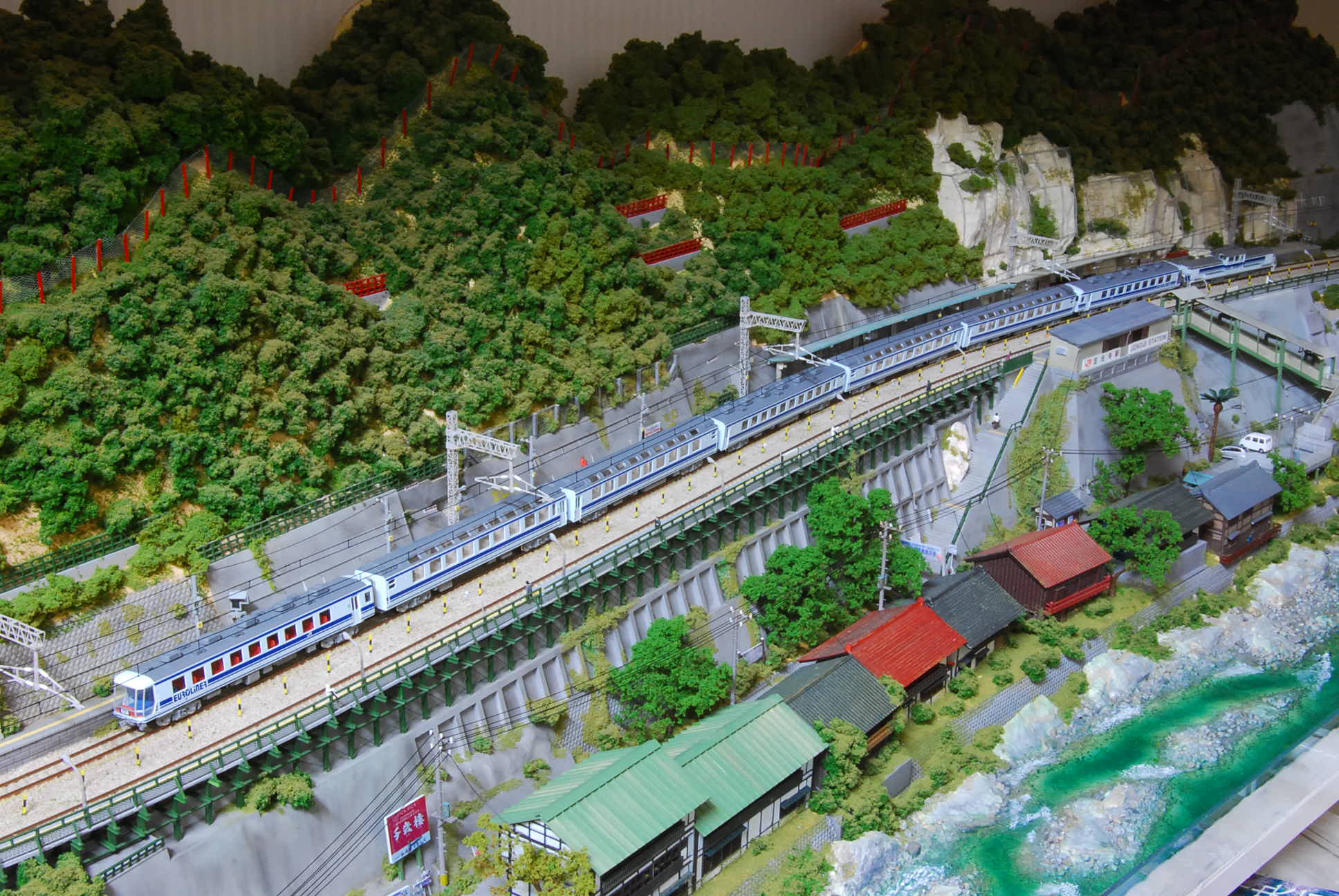 鉄道模型 N 中央西線定光寺駅 ユーロライナー Span Kazuの日々のエキサイトな企み 鉄道模型 N 中央西線定光寺駅 ユーロライナー Span Kazuの日々のエキサイトな企み