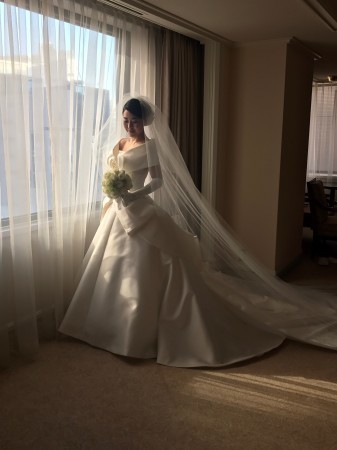 帝国ホテルの卒花嫁様より　エマリーエのドレスにあわせて_a0042928_21271324.jpg