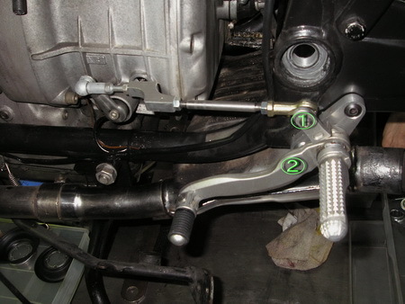 BMW R100RS改への道 8) バックステップの取り付け_e0218639_11045869.jpg