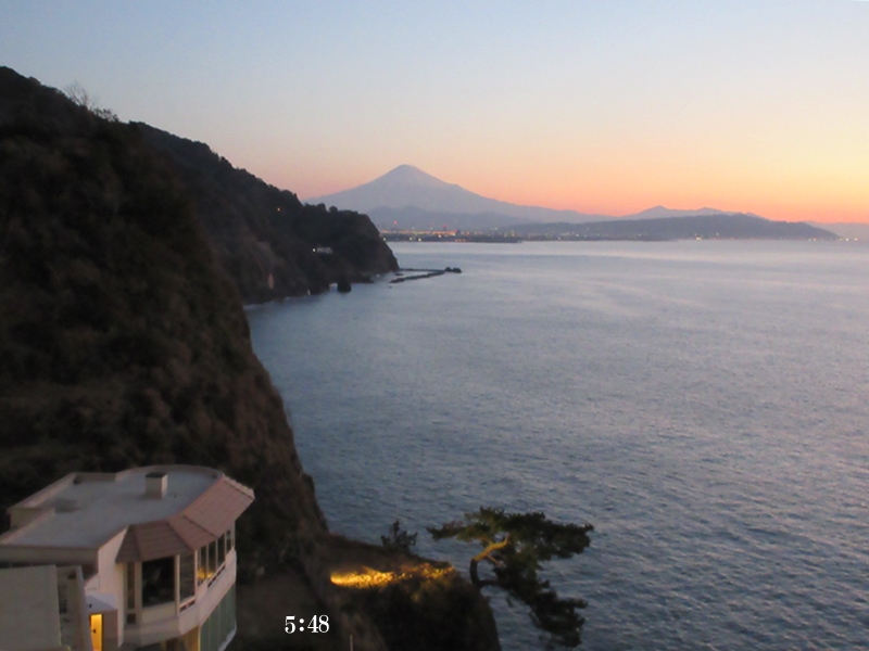 【焼津グランドホテルの窓辺から眺めた朝の富士山、日本一!!】_b0009849_10361197.jpg