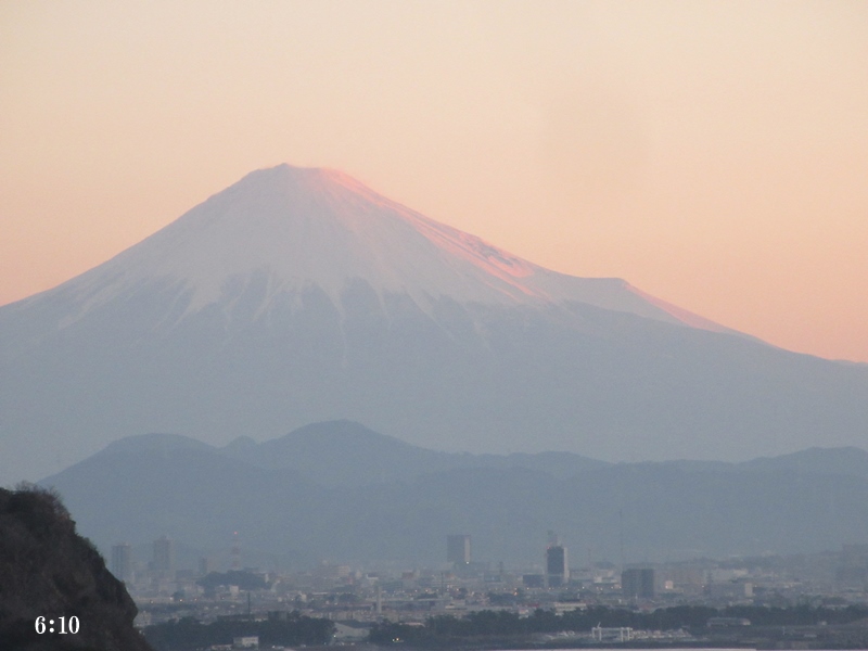 【焼津グランドホテルの窓辺から眺めた朝の富士山、日本一!!】_b0009849_10371617.jpg