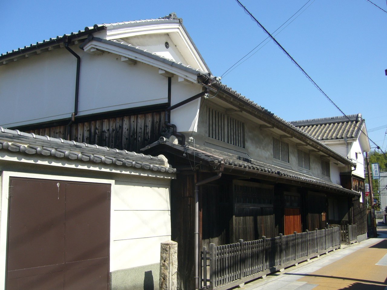枚方市の歴史街道を歩く レトロな建物を訪ねて