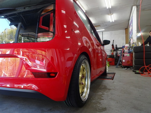 VW up!にWORKホイール装着♪ : Macchinaの公式ブログ VW up!にWORKホイール装着♪ : Macchinaの公式ブログ