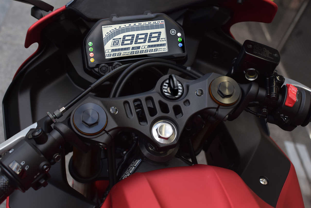 【速報】2019 Newモデル ヤマハ YZF R-25入荷！_d0099181_22171281.jpg