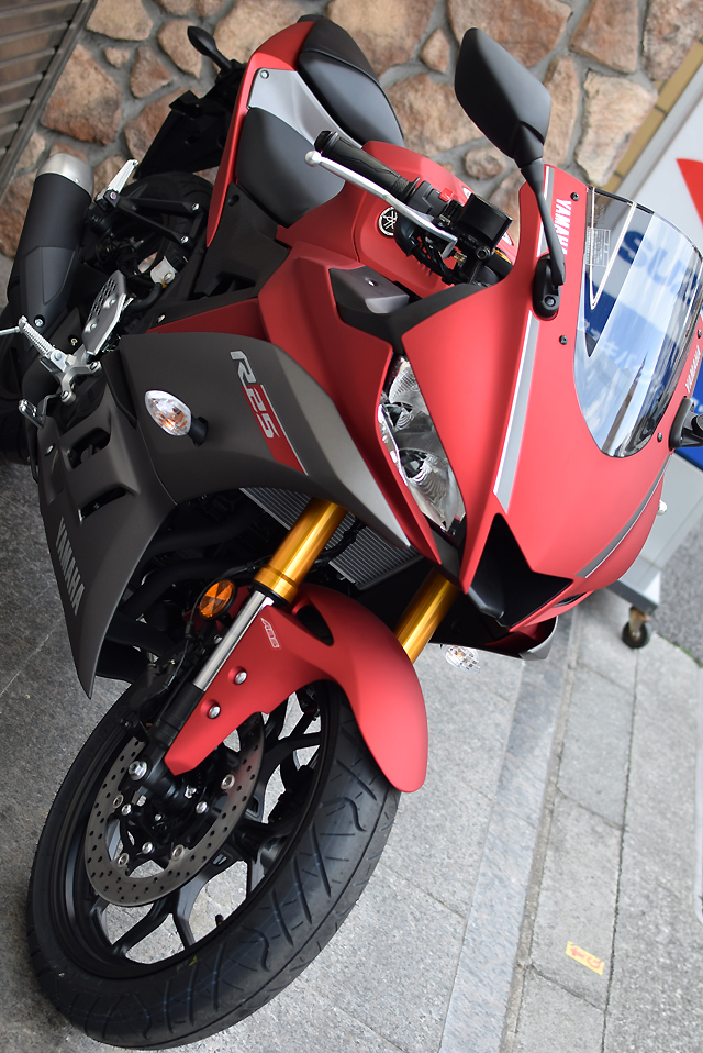 【速報】2019 Newモデル ヤマハ YZF R-25入荷！_d0099181_22171298.jpg