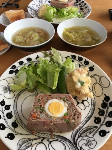 先を思うと不安になるから今日のところは寝るしかないねウィークランチ_f0082056_15473374.jpg