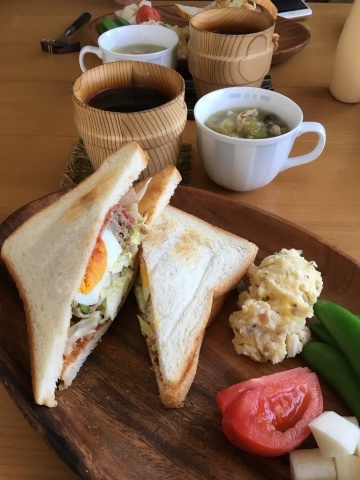 先を思うと不安になるから今日のところは寝るしかないねウィークランチ_f0082056_15474123.jpg
