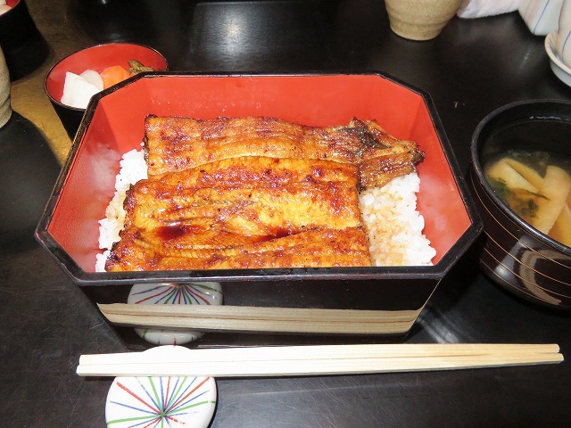 菊屋の鰻重(成田山新勝寺③) _c0187004_20360598.jpg