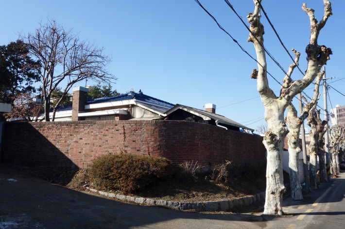 旧忠清南道官舎村/旧忠清南道知事公館 旧忠清南道庁本館 instax SQUARE SQ6 2018年12月 大田・ソウルの旅(3)_f0117059_10012986.jpg