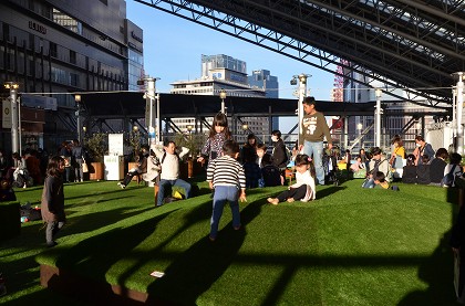 大阪駅「時空の広場」・夕日_c0229483_0402929.jpg