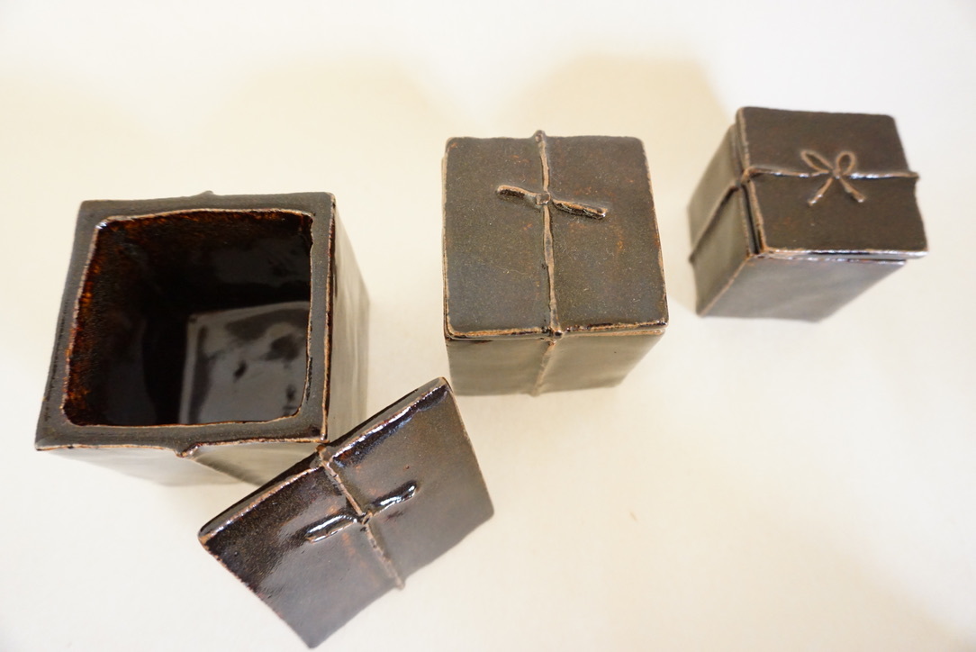 菅野一美陶展 明日からです(会期3/20~25)_b0132442_16255660.jpg