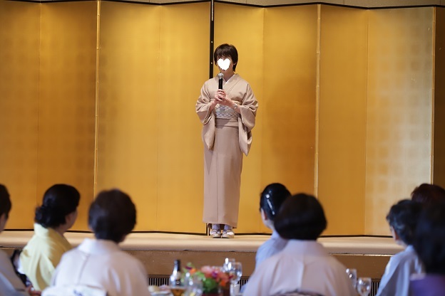 10周年最終回・お嫁さんのお母様・美しい着物の色たち。_f0181251_18401378.jpg