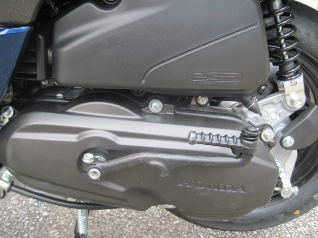 ヤマハ・ビーノ2019年モデル : バイクの横輪