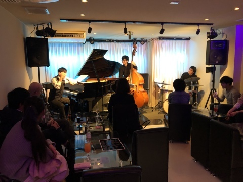 Jazzlive comin 広島 本日3月20日水曜日のライブ_b0115606_10274136.jpeg