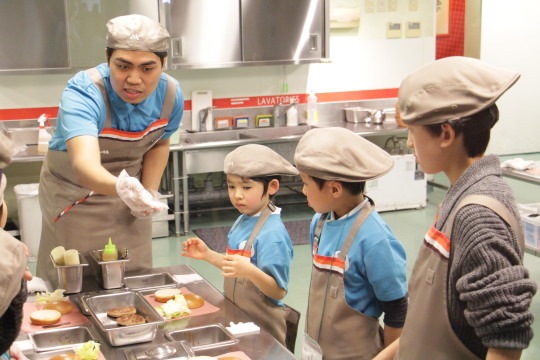 卒業遠足 Kidzania_a0115391_13331394.jpg