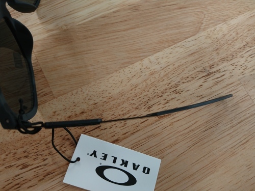 OAKLEY frogskins mix入荷しました!_b0282021_12004285.jpg
