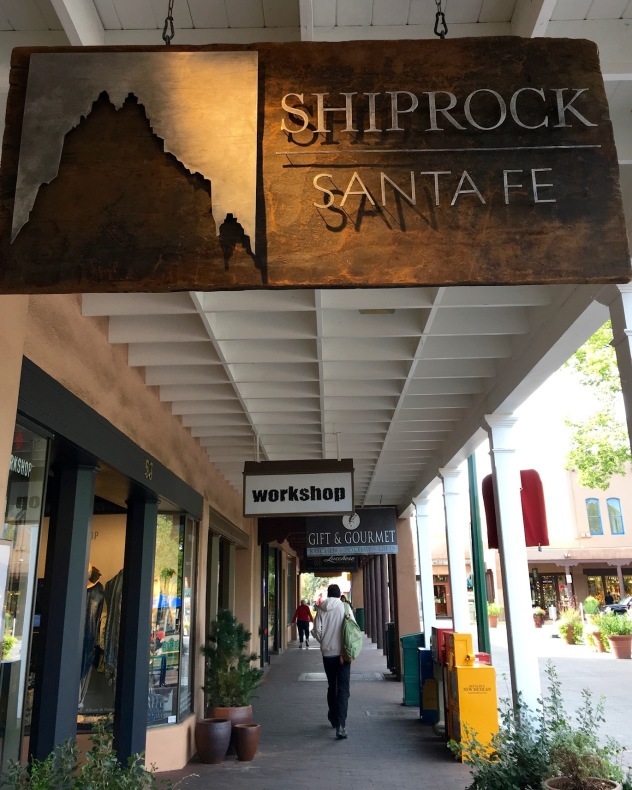 ナバホ・ラグとインディアンジュエリー　SHIPROCK  SANTA FE_a0199262_02124597.jpg