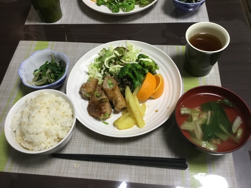 ひまわり荘 夕食 アスパラの肉巻き ほうれん草ともやしの海苔和え ちんげん菜スープ 今日の献立 ひまわり荘 夕食 アスパラの肉巻き ほうれん草ともやしの海苔和え ちんげん菜スープ 今日の献立