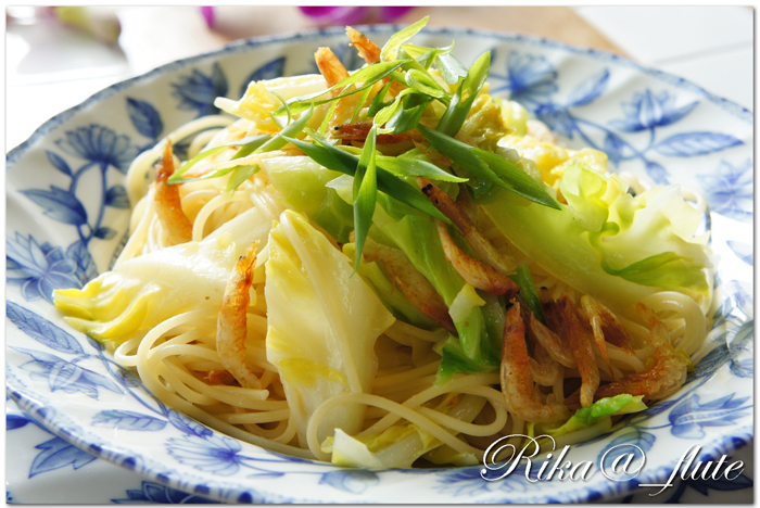 ほんのりピリ辛!春キャベツと桜海老のパスタ_c0103827_14282510.jpg