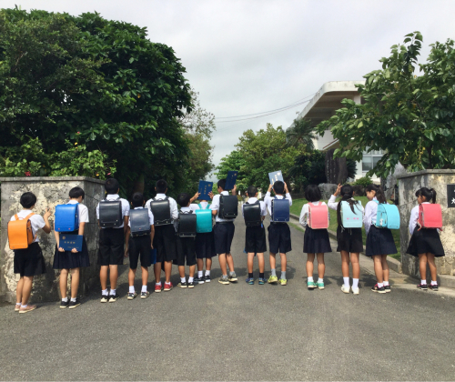 次女小学校卒業_e0131462_09462107.jpg