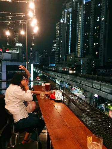 THONGLOR ROOFTOP BAR、好き。そして変わりゆくスクンビット・ソイ38_f0044063_16395895.jpg