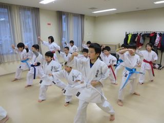 土曜日空手　八軒教室_c0118332_20415597.jpg
