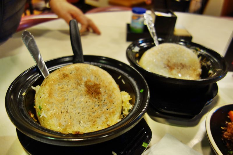 香港2019～銓滿記餐廳小廚（Chuen Moon Kee Restaurant）のアツアツ煲仔飯_d0133704_13594424.jpg