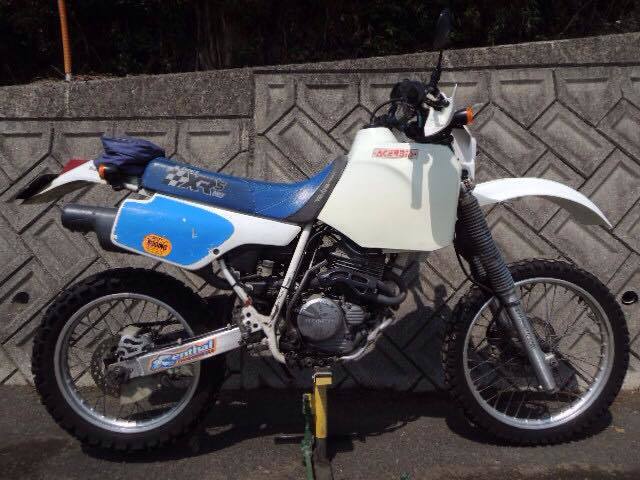 ☆XR250 ME06 タンク☆ 擦り切れる ☆XR250 ME06 タンク☆ 擦り切れる