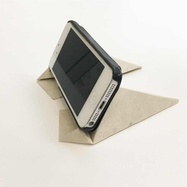 軽くて丈夫、和紙製モバイルスタンド「フォルダブル(Foldable)」_c0060143_11441959.jpg