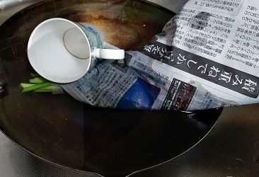 クリスマスローズの水揚げ うまこの天袋 クリスマスローズの水揚げ うまこの天袋