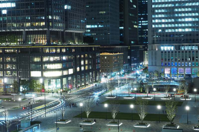東京駅舎と光跡_e0348392_09110049.jpg