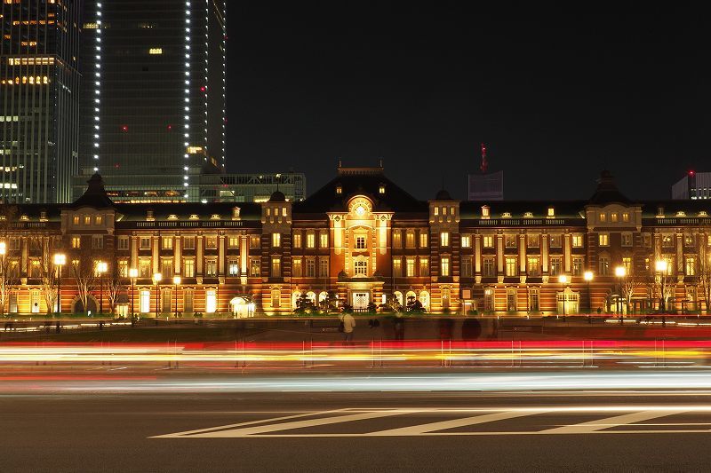 東京駅舎と光跡_e0348392_09113433.jpg