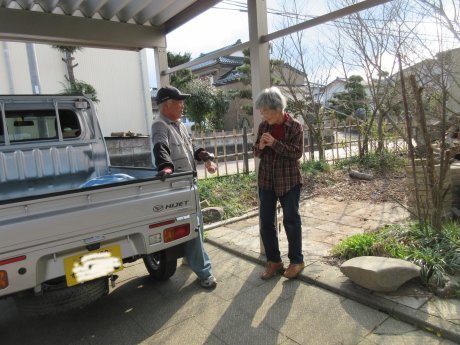 薪、片づけたら薪が来た_a0203003_19345789.jpg